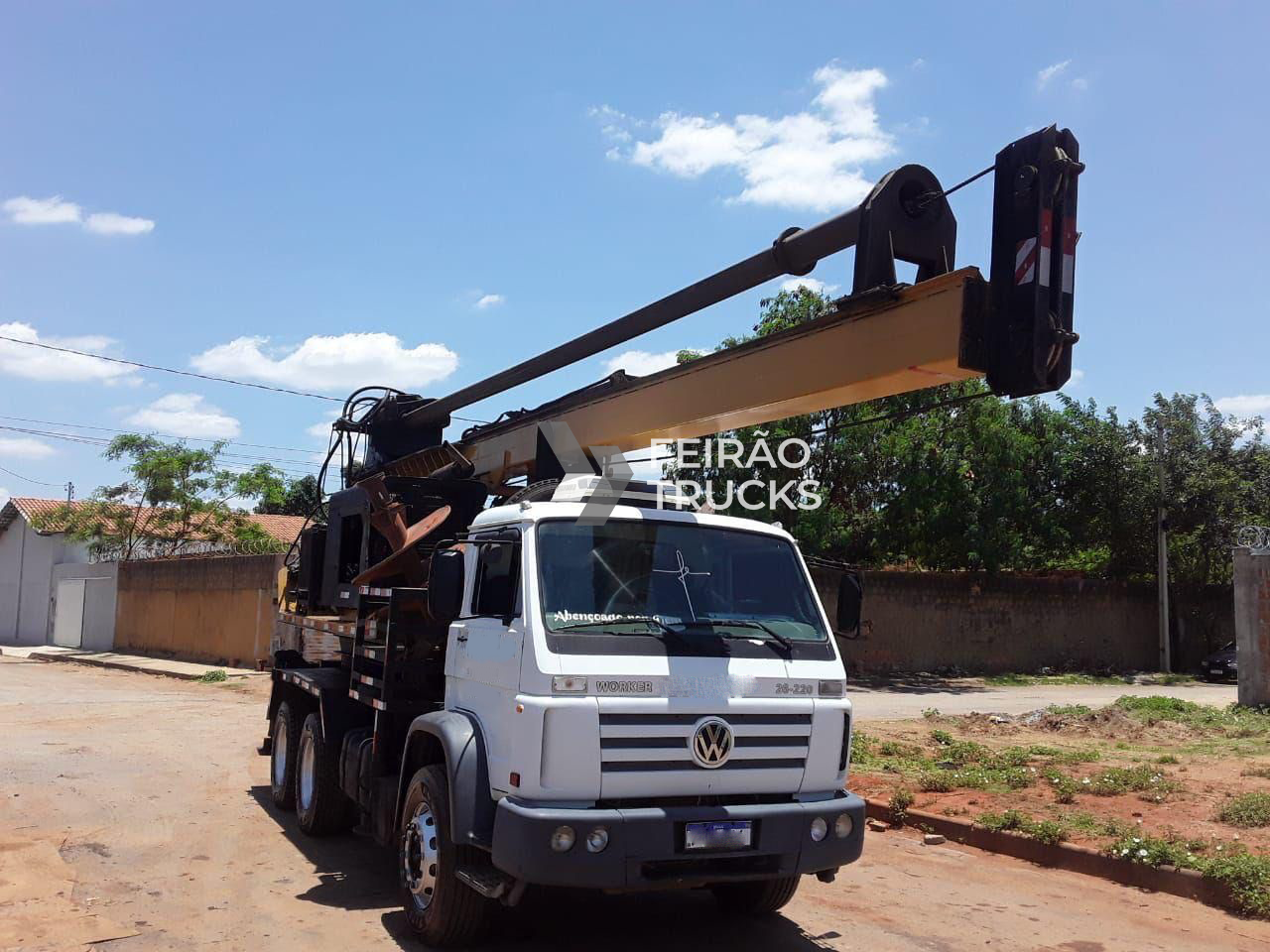 Volkswagen 26220 - ano 2009 Perfuratriz CZM - CD 27