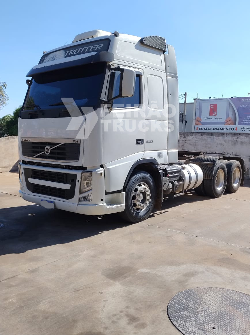Volvo FH 440 GLOBETROTTER 6X2 Ano 2011