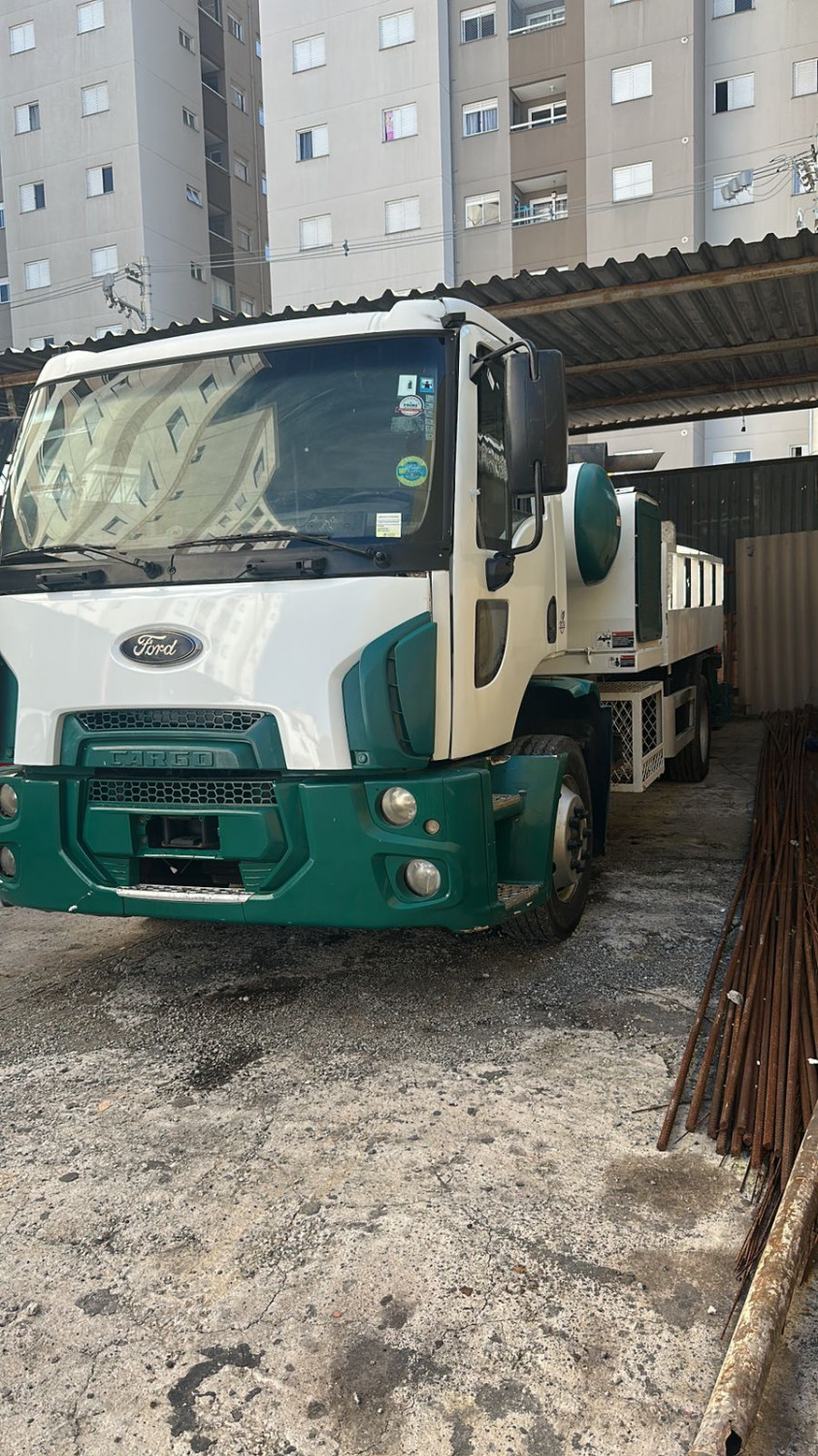 Schwing SPL 2000 Ano 2014 Caminhão Ford 1519 Ano 2014