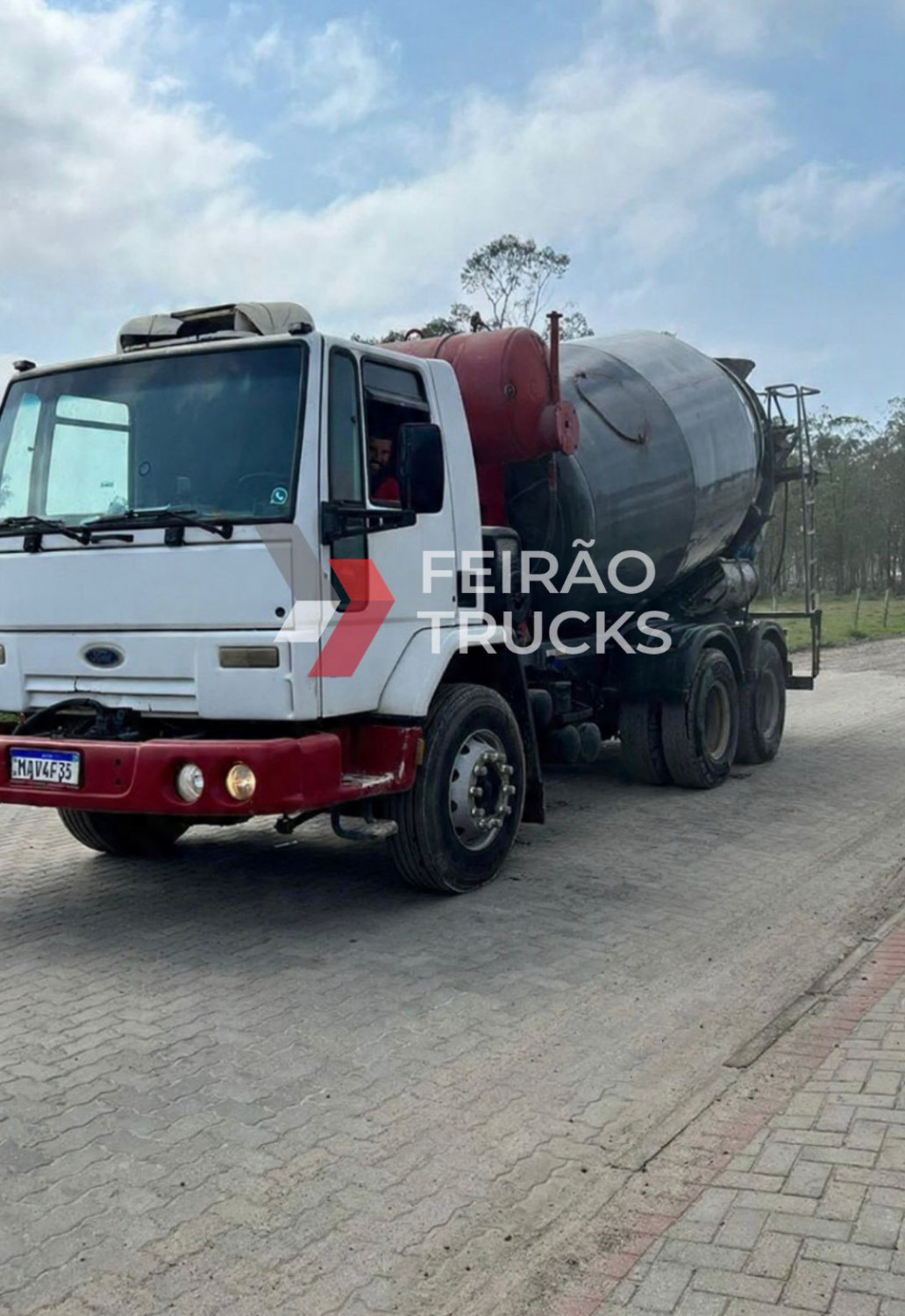 Ford cargo 2422 - Ano 2002 - Betoneira Siti 8m